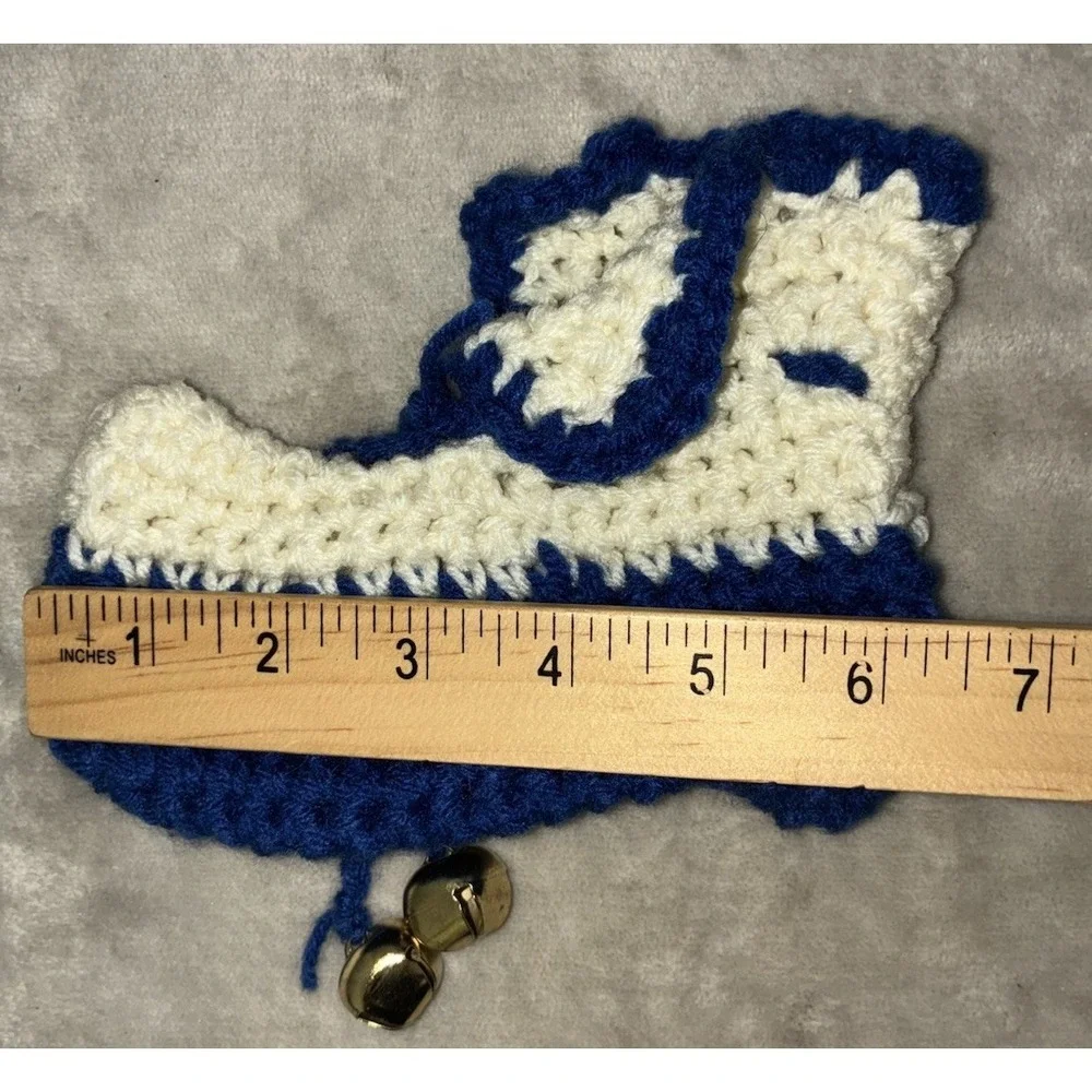 Handmade Hot Pad Blue White Bootie 6